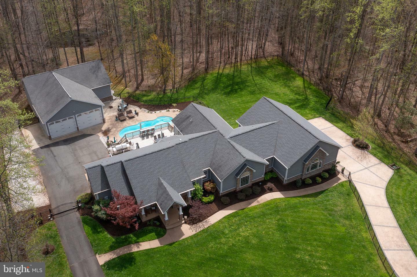 Property Photo: 264 Holly Berry Road VA 22406