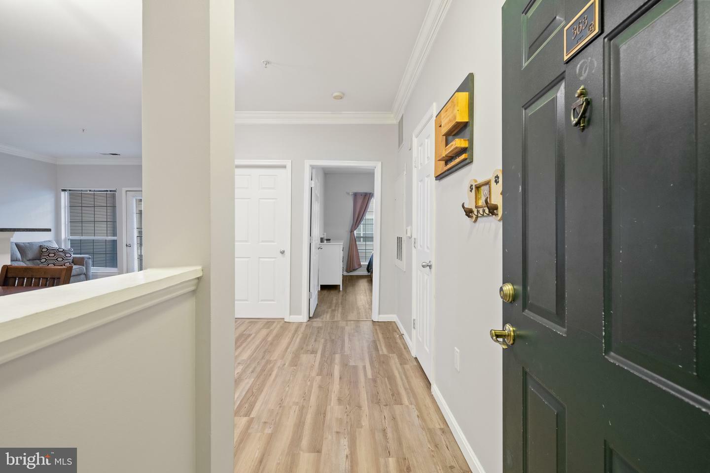 Property Photo: 4862 Eisenhower Avenue 363 VA 22304