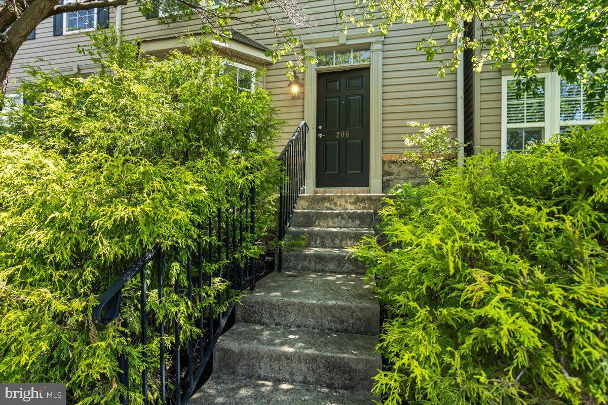 Property Photo: 208 Knollwood Road PA 17551