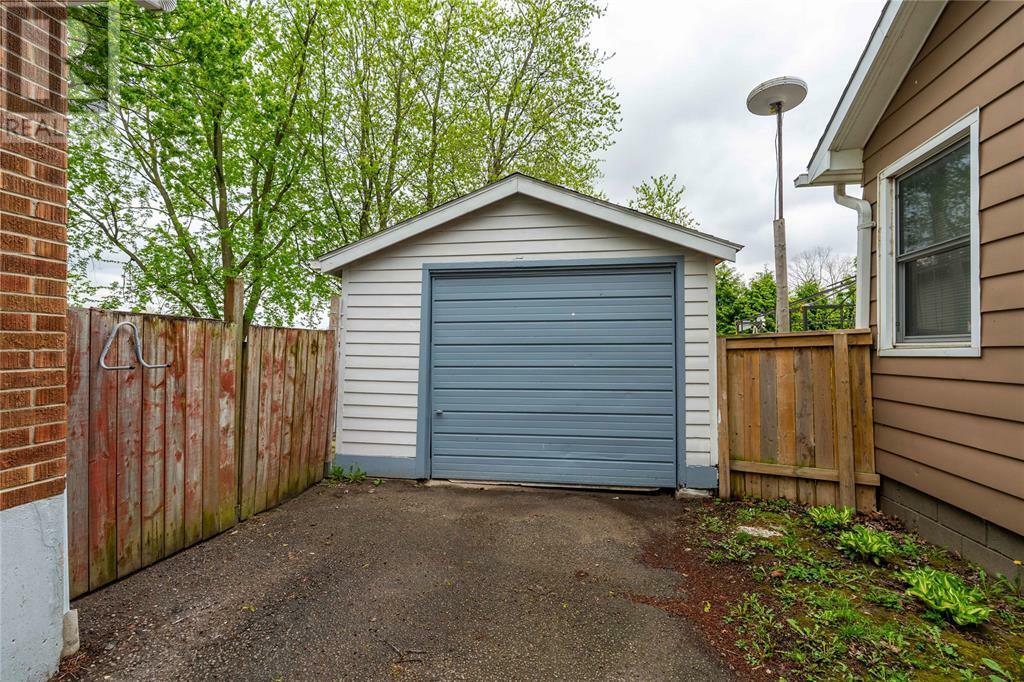 Property Photo: 42 Warwick Drive ON N8A 3N4