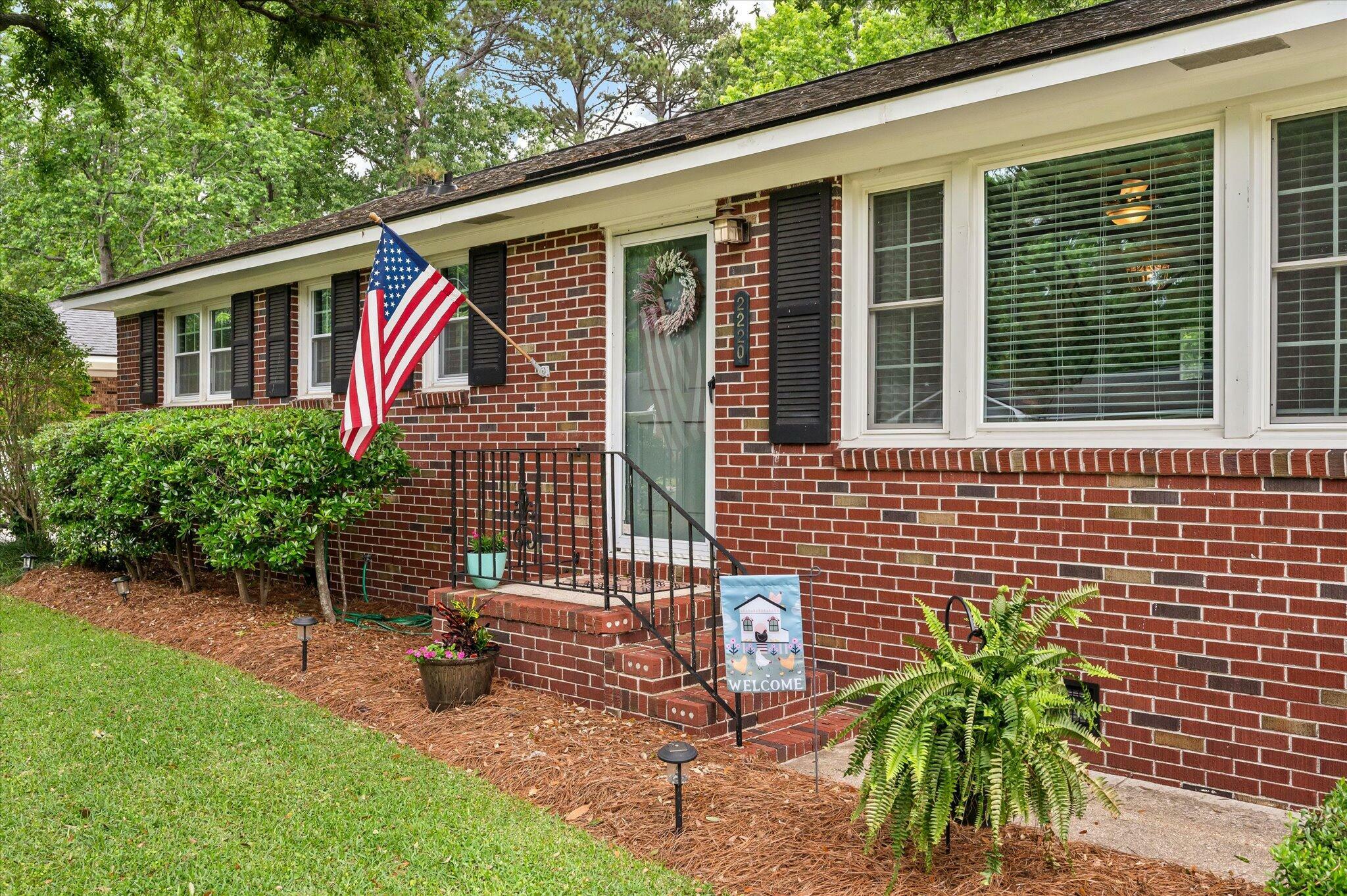 Property Photo: 2220 Pinehurst Avenue SC 29414