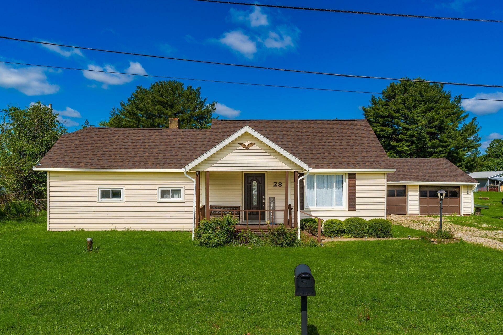 Property Photo: 28 1st NE Street OH 43055