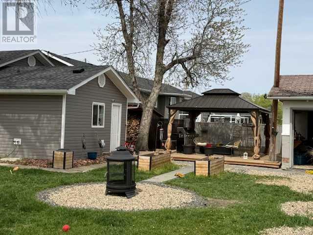 148 4 Street  Drumheller AB T0J 0Y0 photo