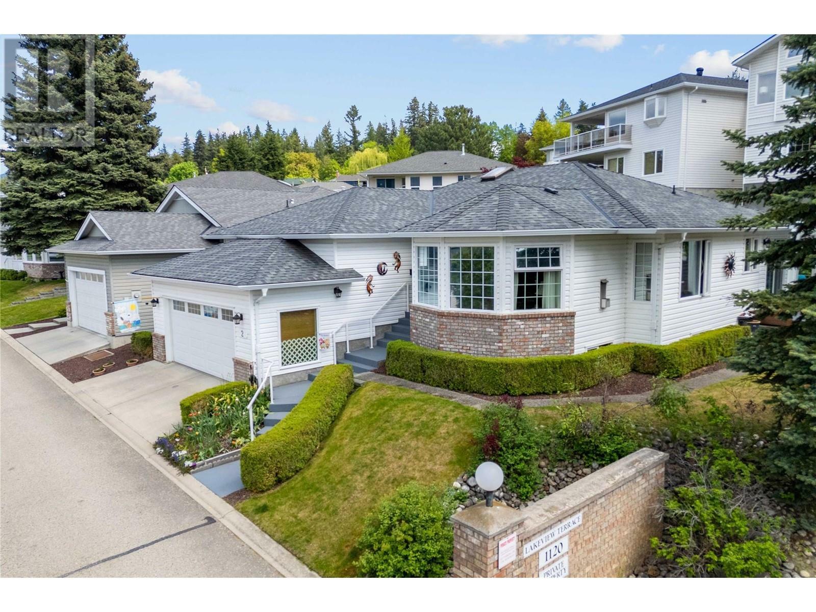 Property Photo: 1120 12 Street Northeast 2 BC V1E 1B8