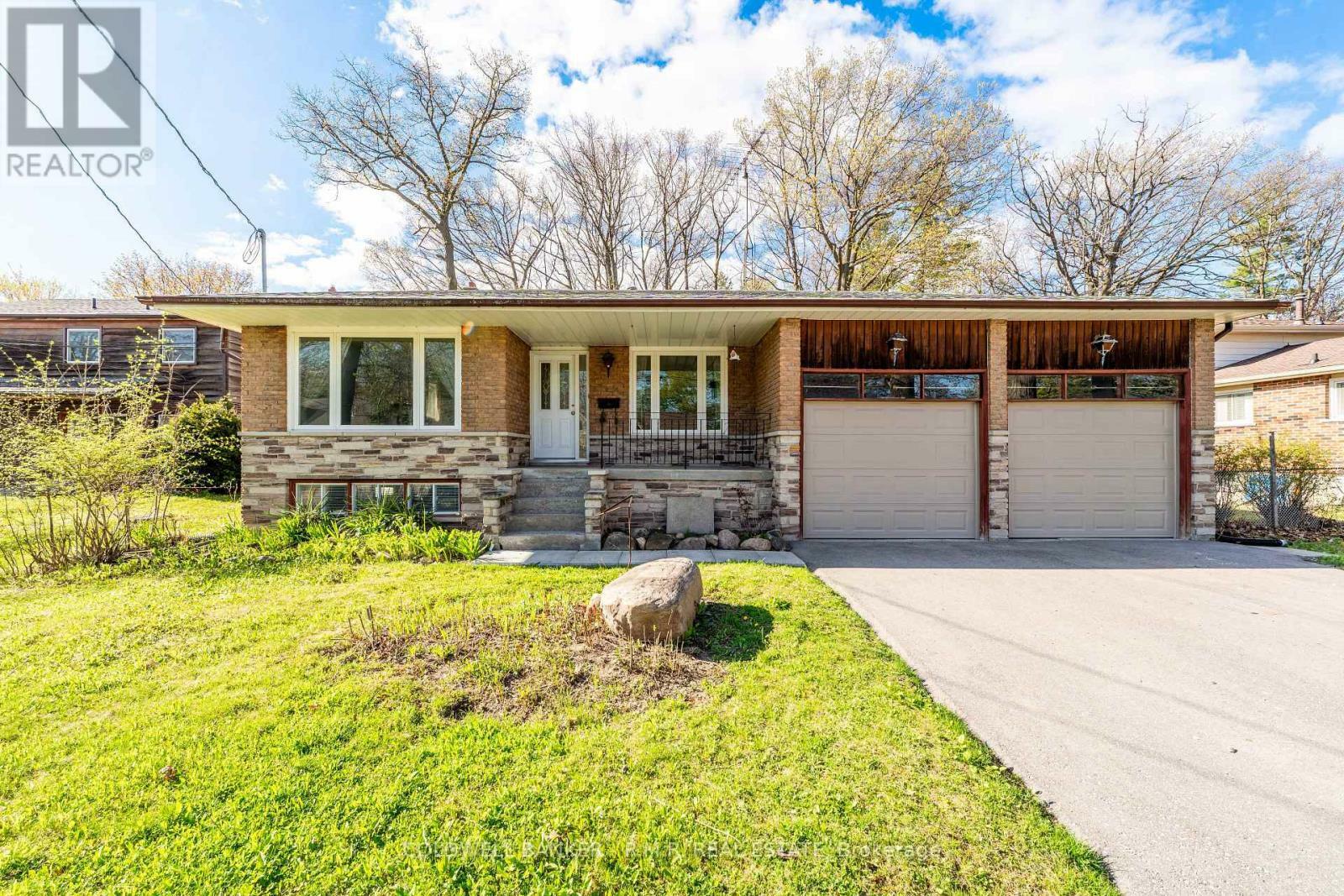 Property Photo: 86 Twyn Rivers Drive ON L1V 1E2