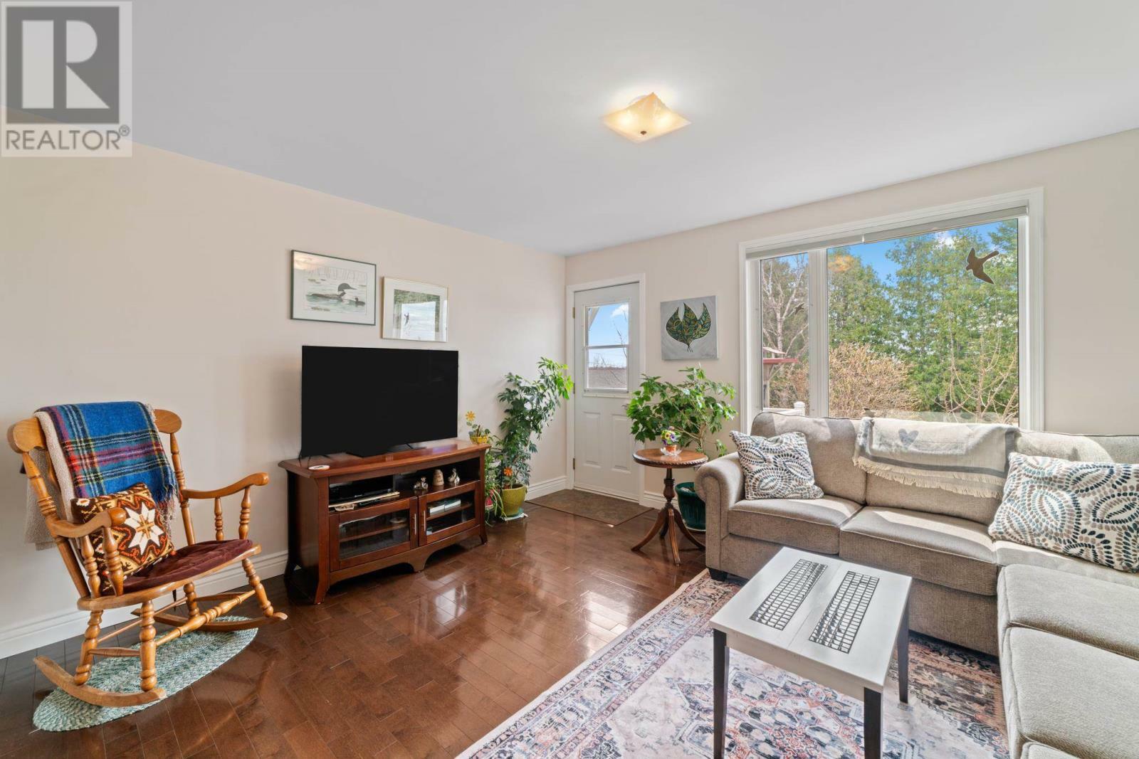 Photo de la propriété: 17 Macintosh St ON P0V 1L0