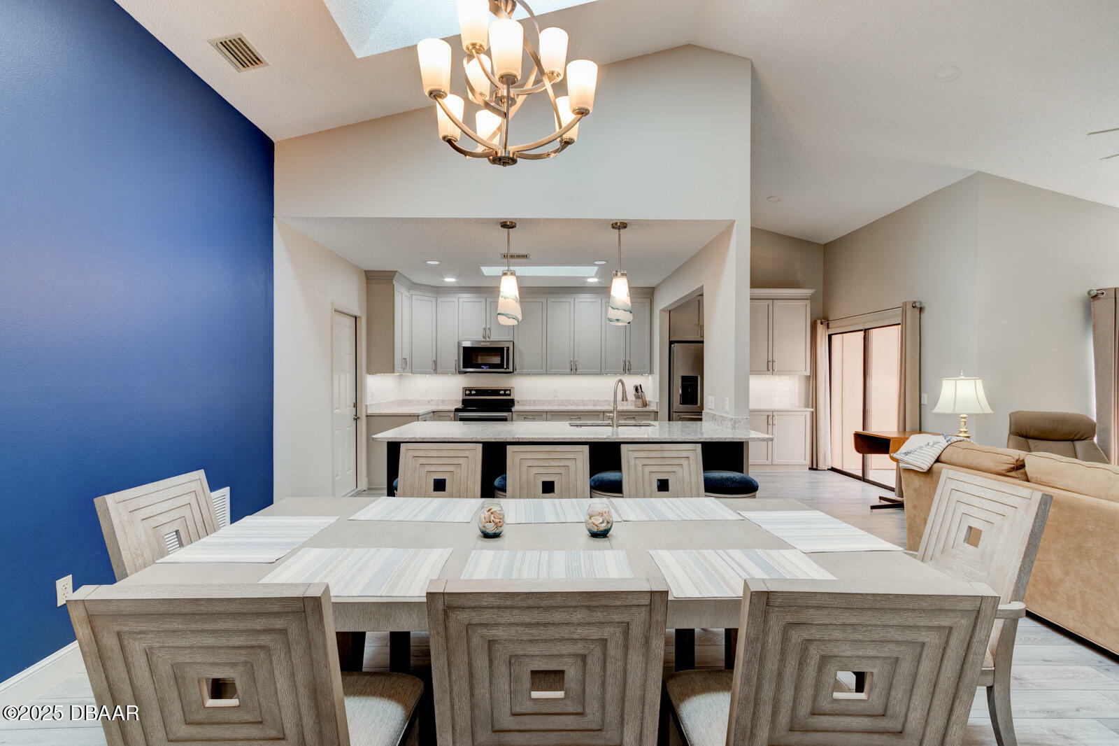 Property Photo: 1903 Sprucewood Way FL 32128