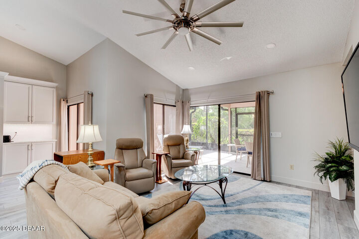 Property Photo: 1903 Sprucewood Way FL 32128