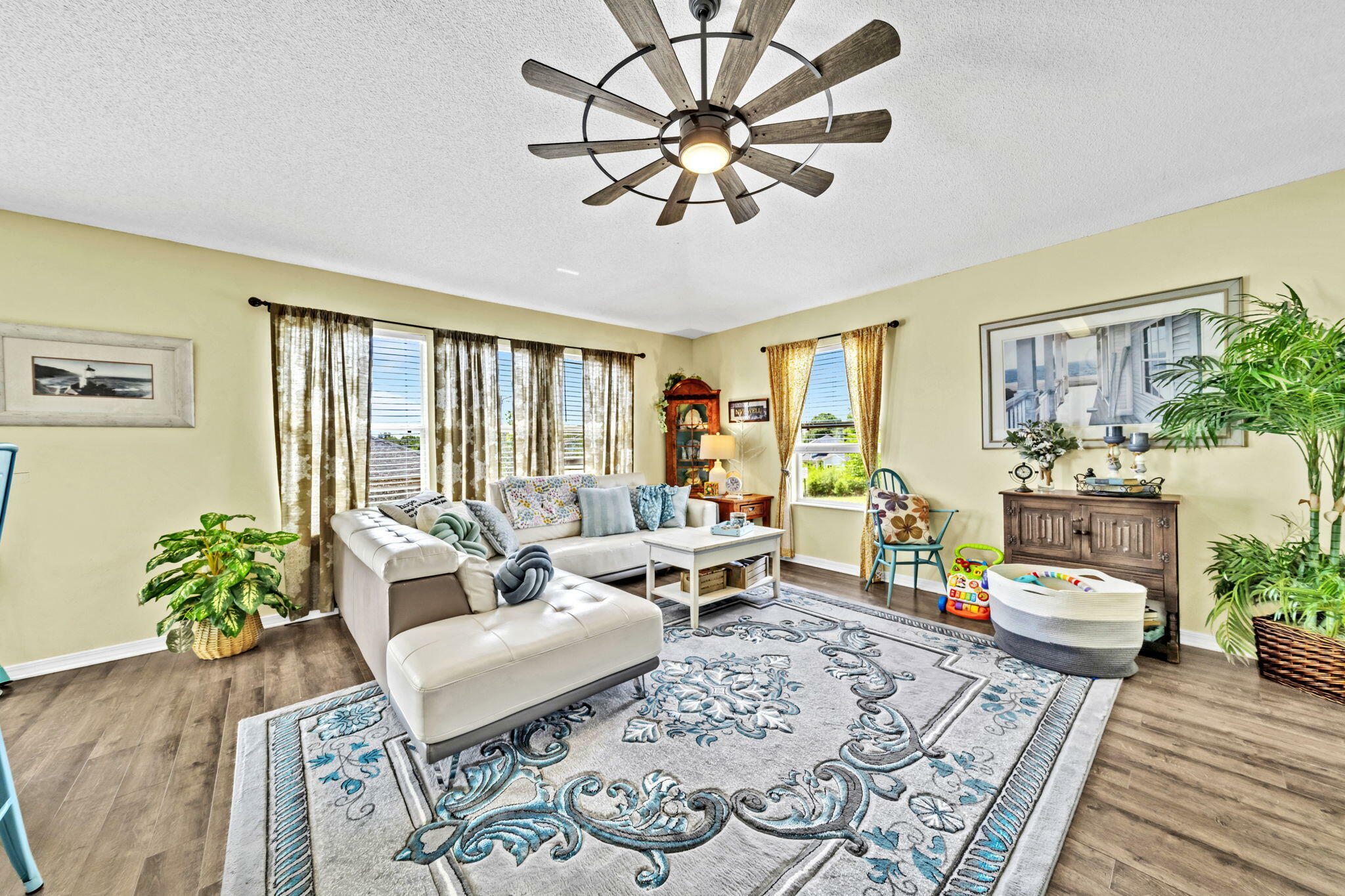Property Photo: 105 Nivana Drive FL 32536