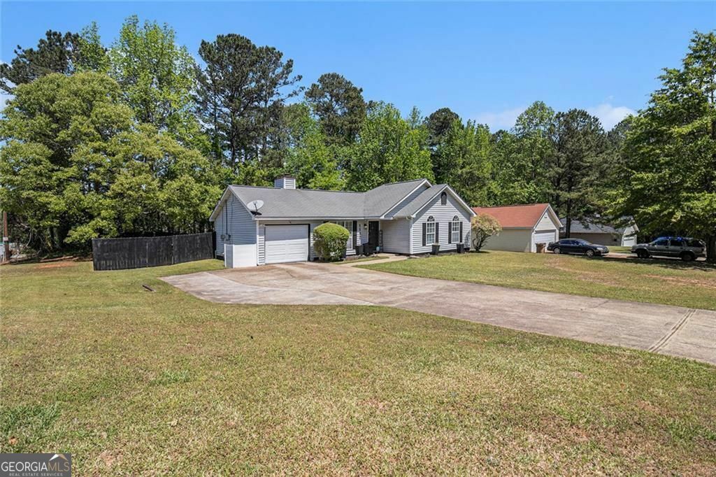 Property Photo: 1150 Bonita Circle GA 30238