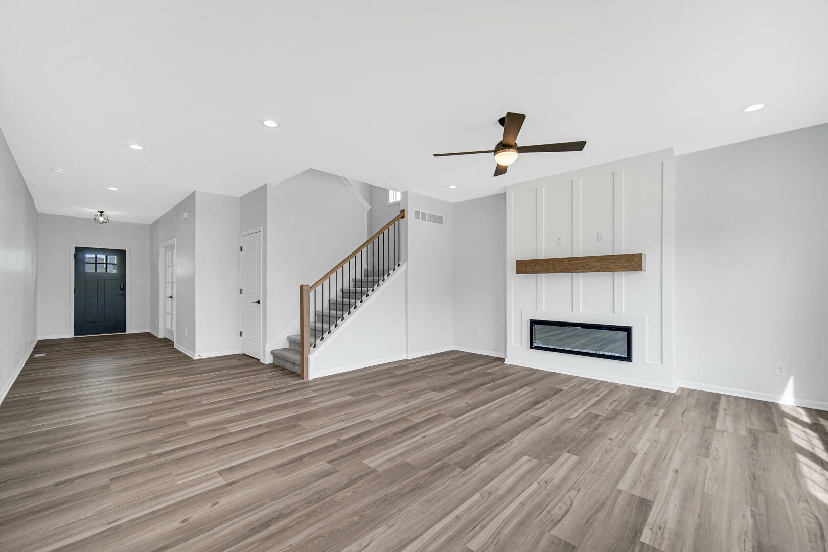 Property Photo: 829 Idlewild Lane IN 46304