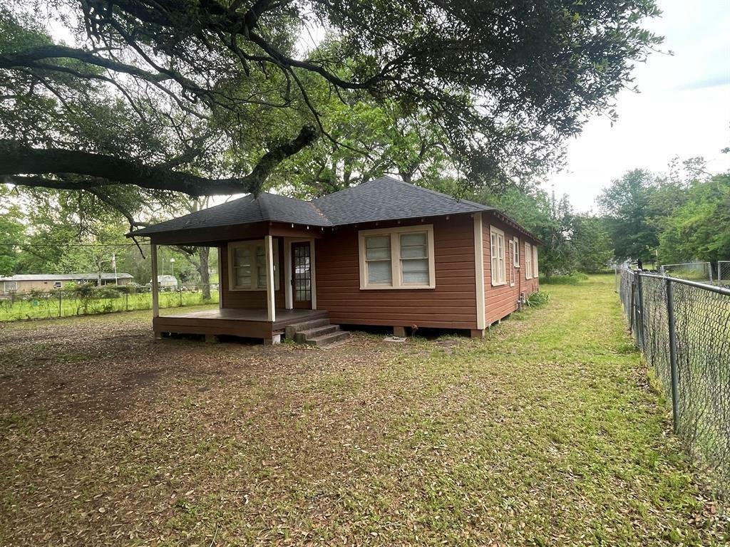 Property Photo: 185 5th Street TX 75862