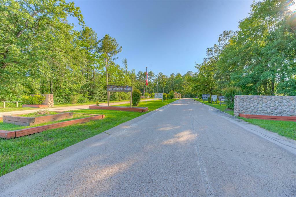 Property Photo: 179 Somerset TX 77351