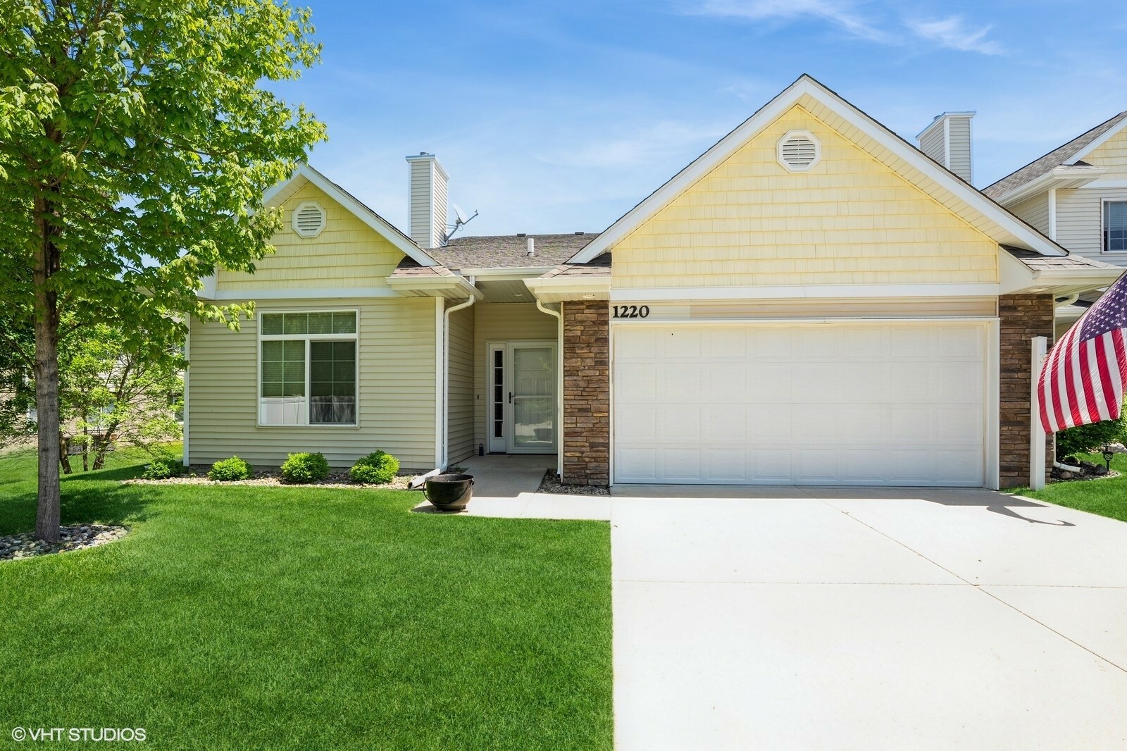 Property Photo: 1220 SE Birch Lane IA 50021