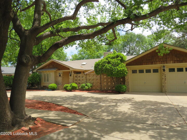 6805 Norfolk Avenue  Lubbock TX 79413 photo