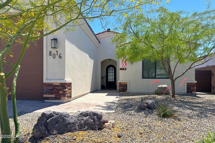 Property Photo: 8016 Corte De Las Arboles AZ 86406