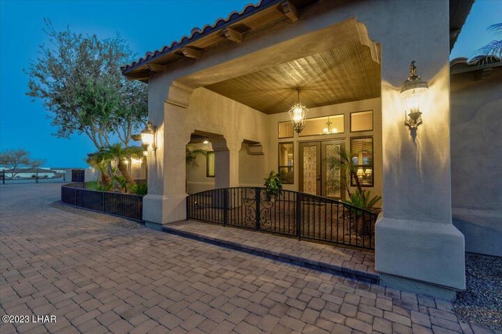 Property Photo: 6010 Circula De Hacienda AZ 86406