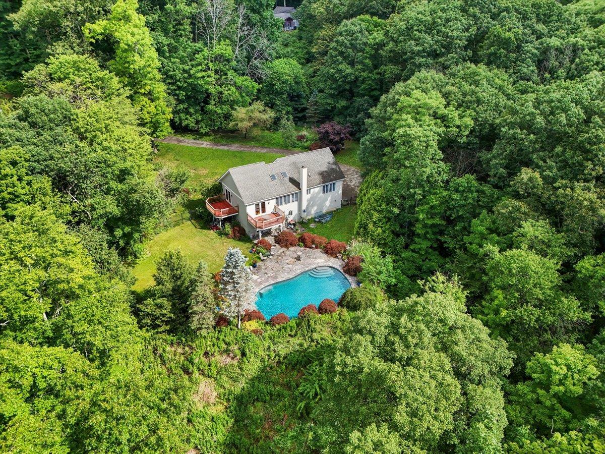 986 Cliff Avenue  Yorktown Heights NY 10598 photo