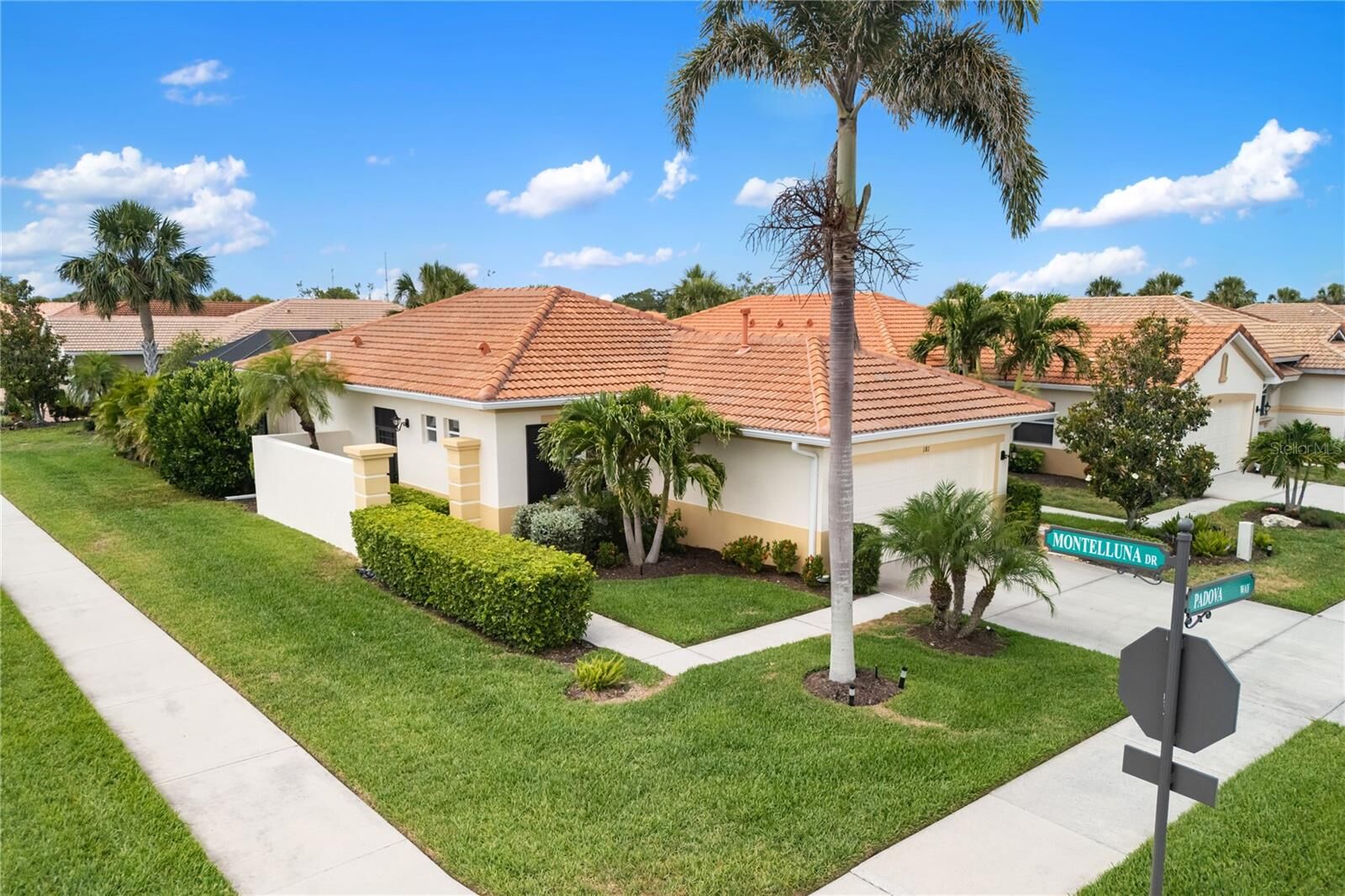 Property Photo: 181 Padova Way 19 FL 34275