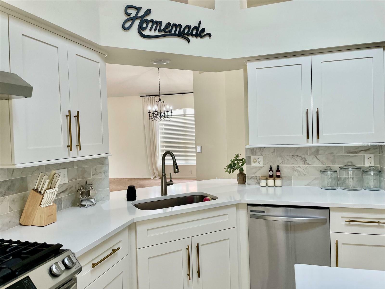 Property Photo: 29228 Yarrow Drive FL 33543