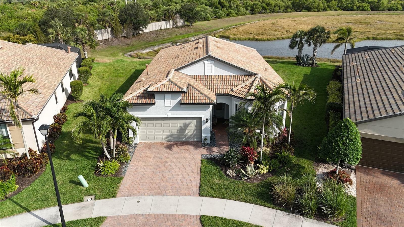 Property Photo: 5987 Snowy Egret Drive FL 34238