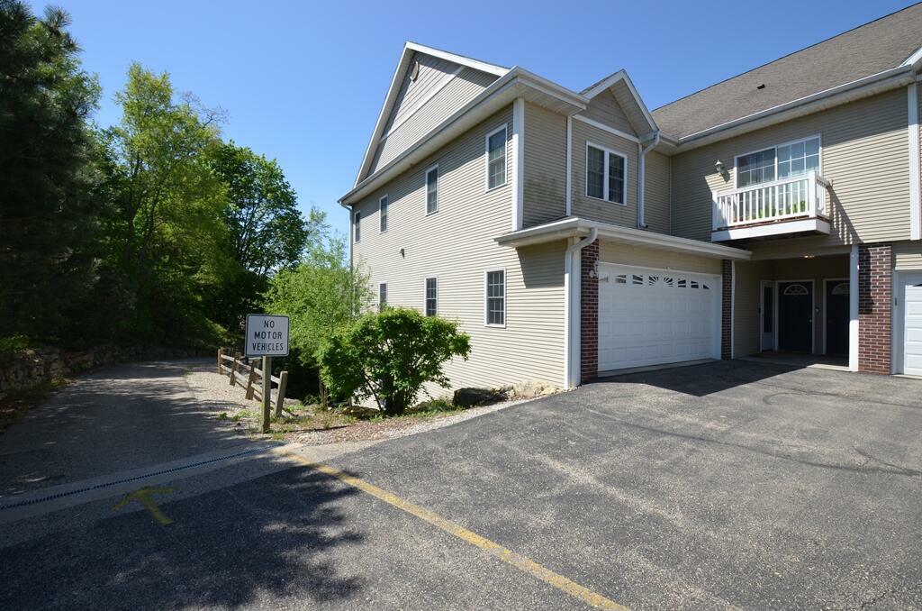 Property Photo: 327 E Clay St 17 WI 53190