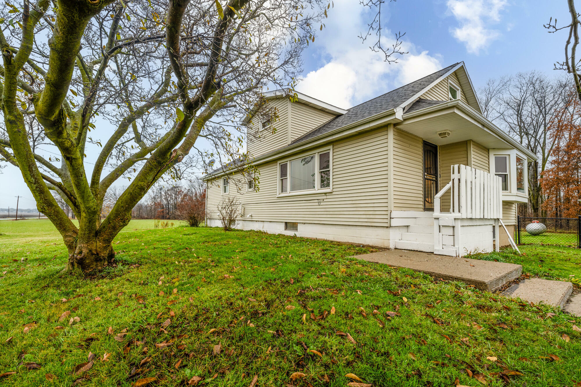 Property Photo: 5189 W US Highway 12 MI 49128