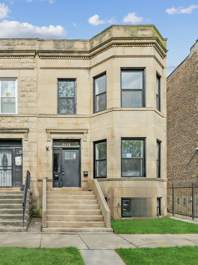 Property Photo: 6430 S Eberhart Avenue IL 60637
