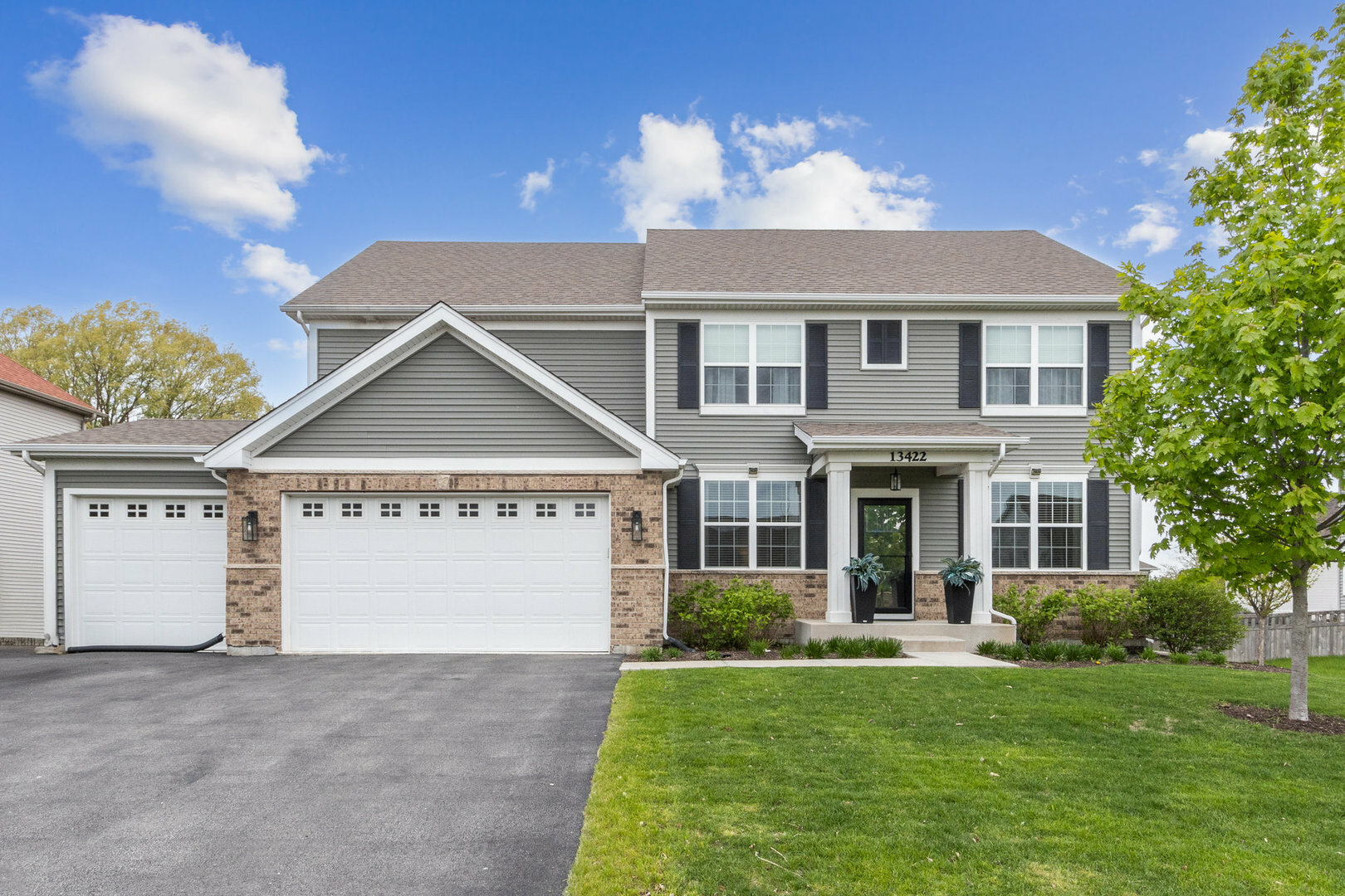 Property Photo: 13422 Summergrove Drive IL 60585