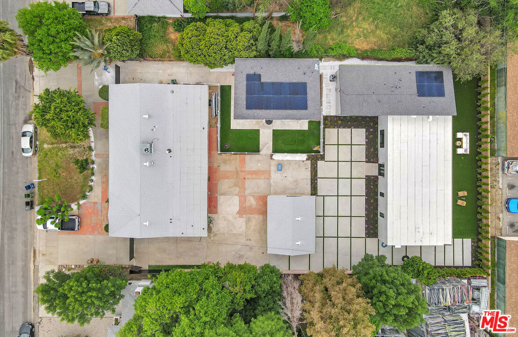 Property Photo:  19513 Cantara Street  CA 91335 