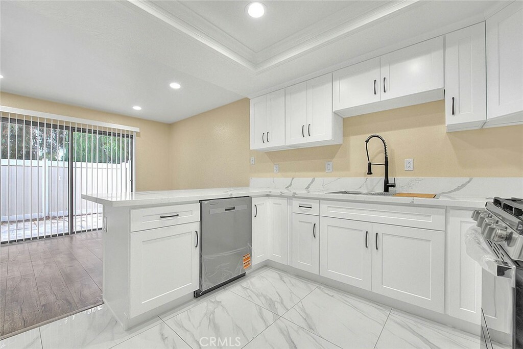 Property Photo:  23020 Paseo De Terrado 2  CA 91765 