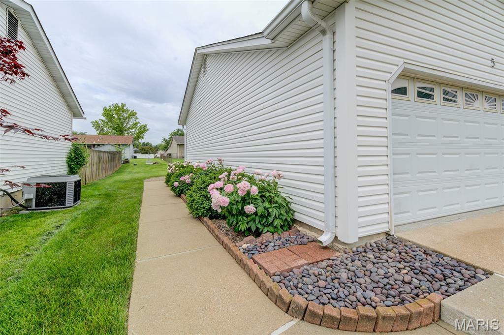 Property Photo: 5 W Sunny Hill Boulevard MO 63376