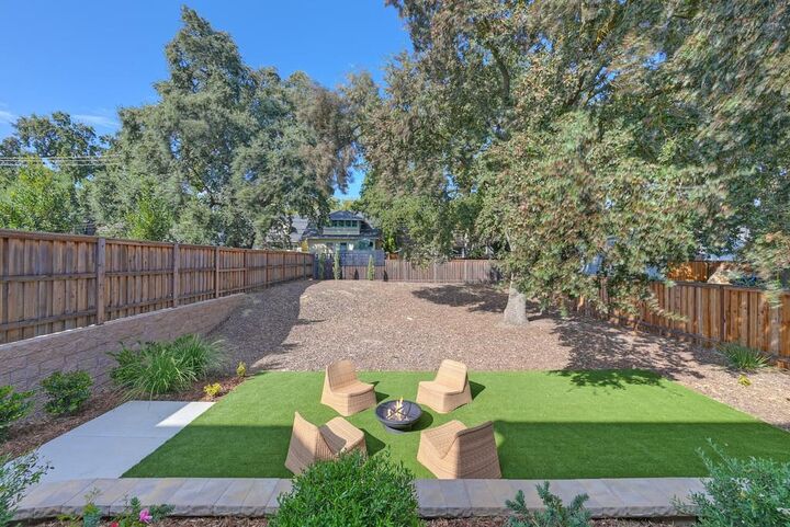 Property Photo:  2327 5th Avenue  CA 95818 