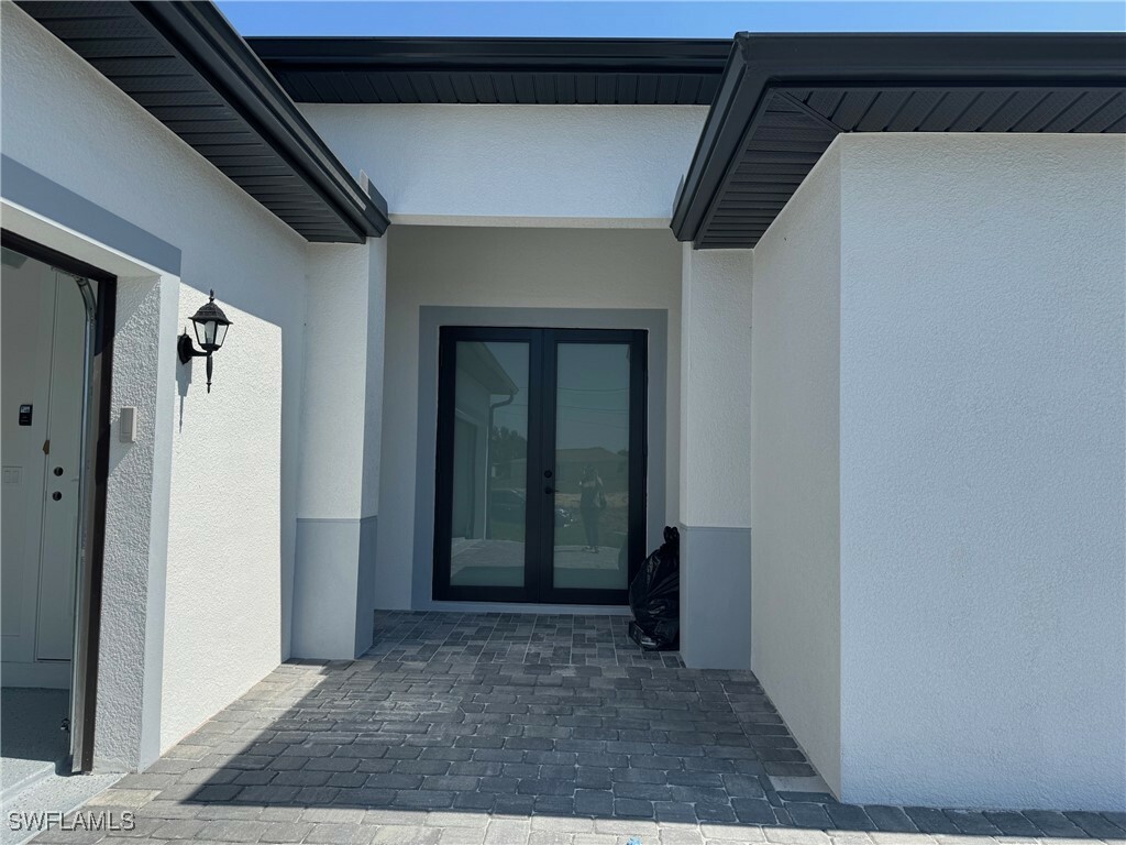 Property Photo:  4206 15th Street SW  FL 33976 