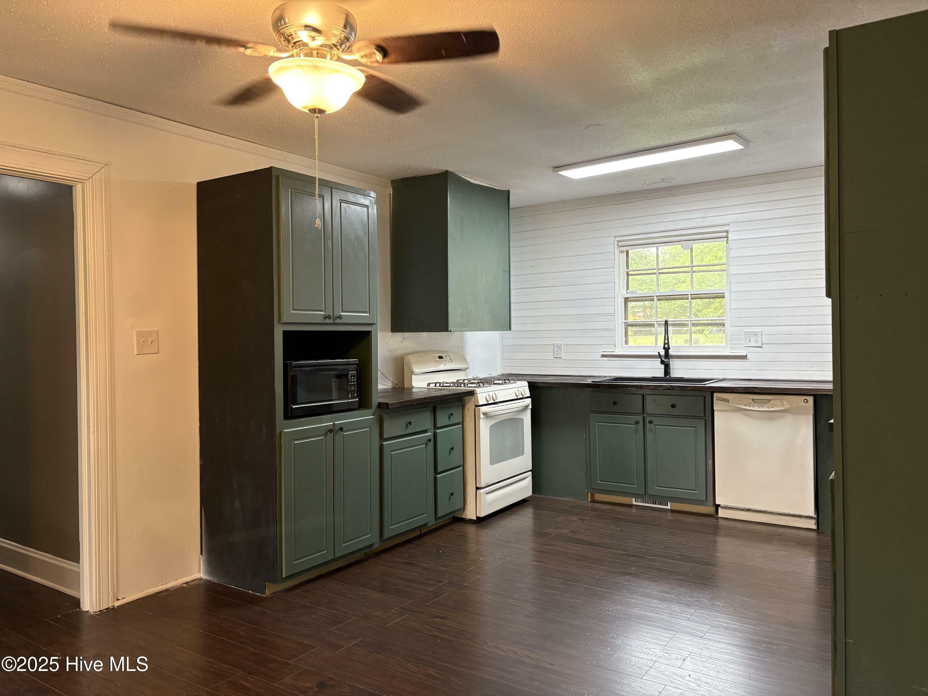 Property Photo: 303 Ansley Street NC 27803