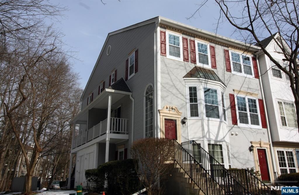 Property Photo:  255 Larch Lane  NJ 07430 