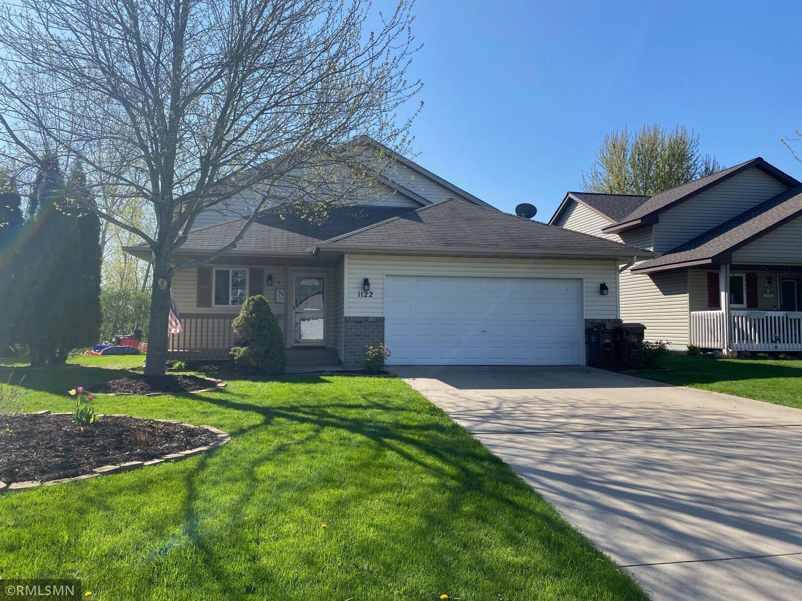 Property Photo:  1122 Bluebill Boulevard  MN 55313 