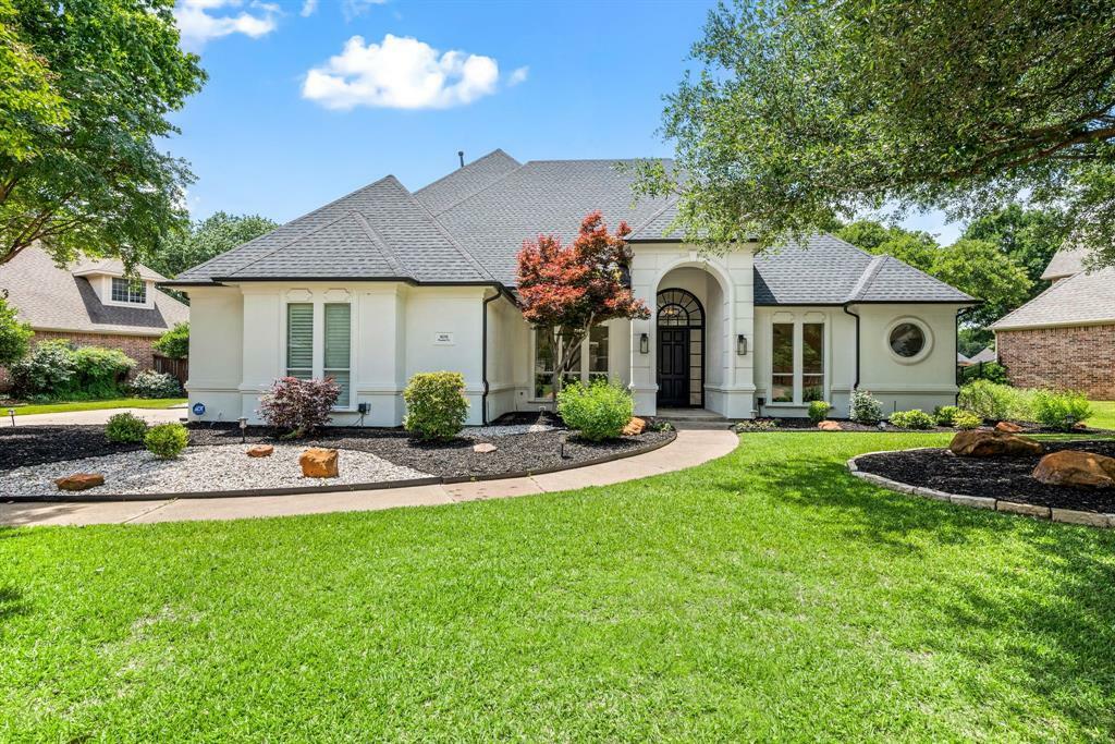 Property Photo: 808 Parkdale Drive TX 76092