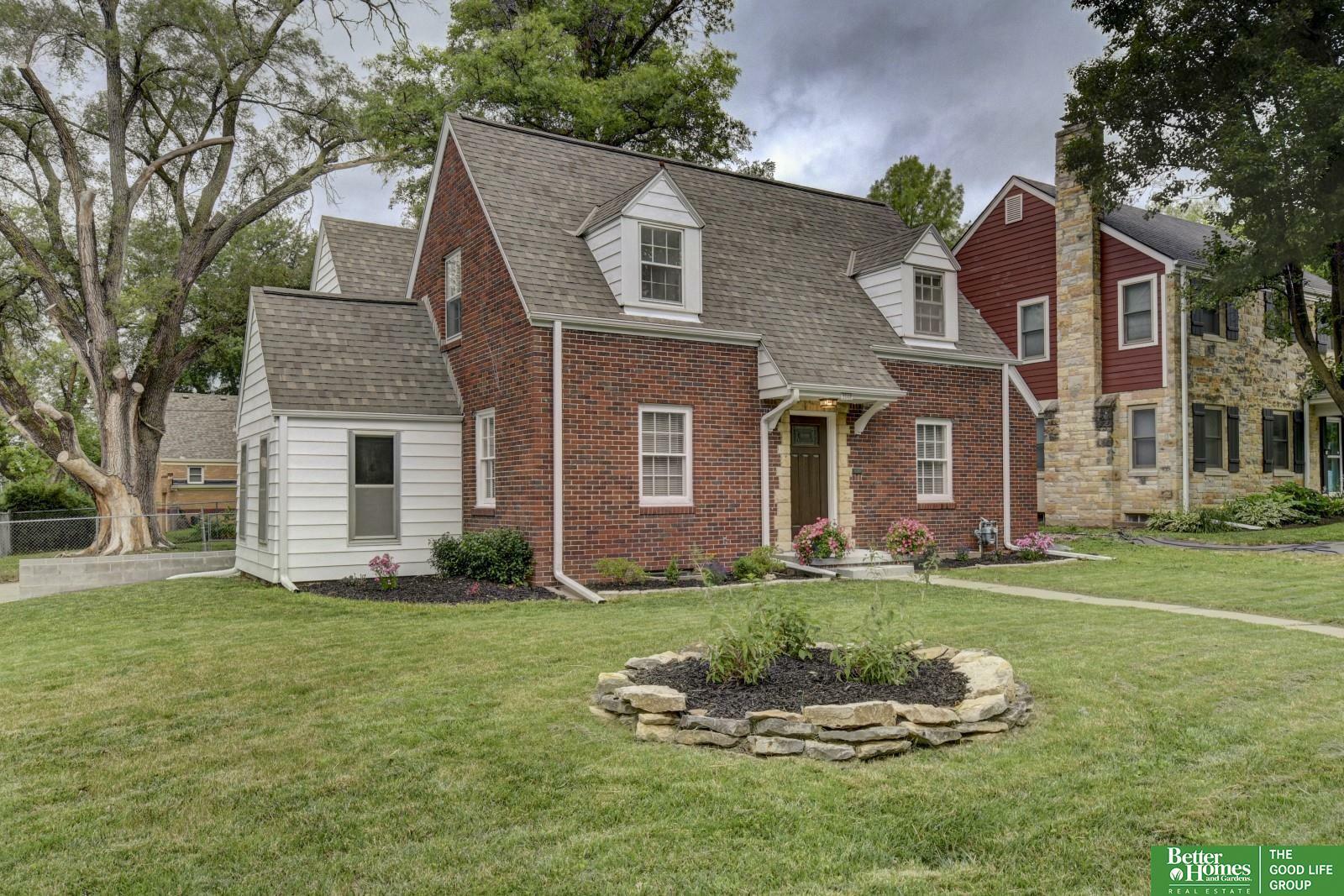 Property Photo: 2002 N 55 Street NE 68104
