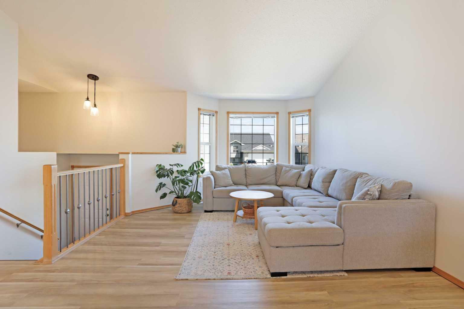 Property Photo: 215 Upland Avenue AB T1R 1N1
