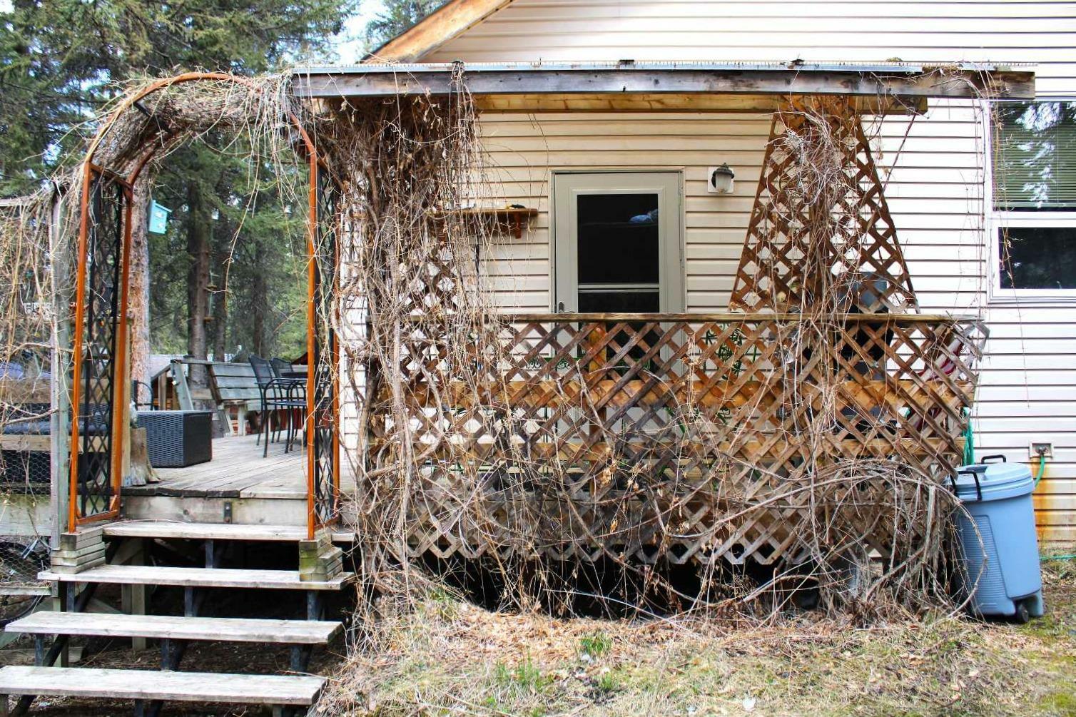 Property Photo: 5227 Township Road 320 94 AB T0M 1X0