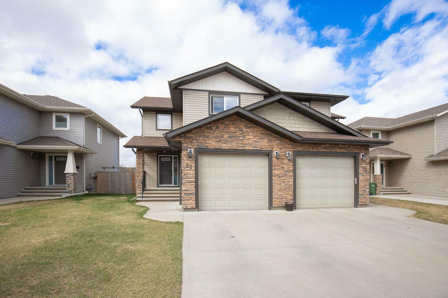 32 Windermere Close  Red Deer AB T4N 2J8 photo