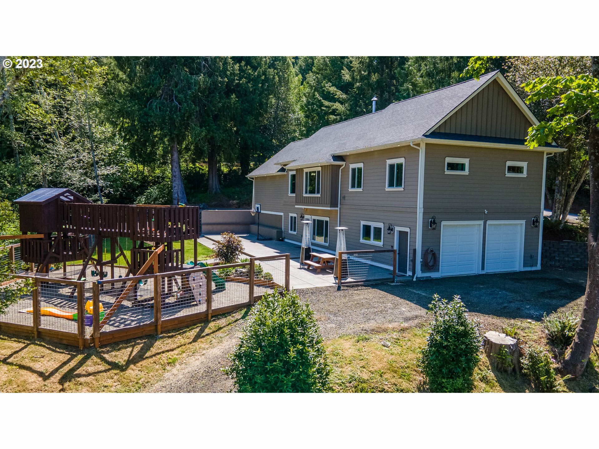 Property Photo: 94517 Shelley Ln OR 97423