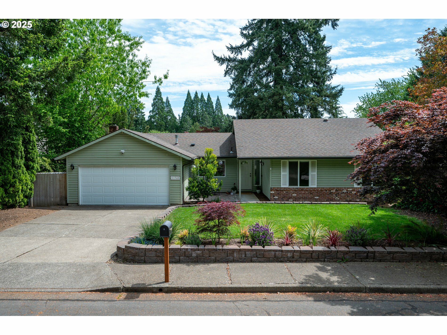 Property Photo: 11360 SW 108th Ave OR 97223