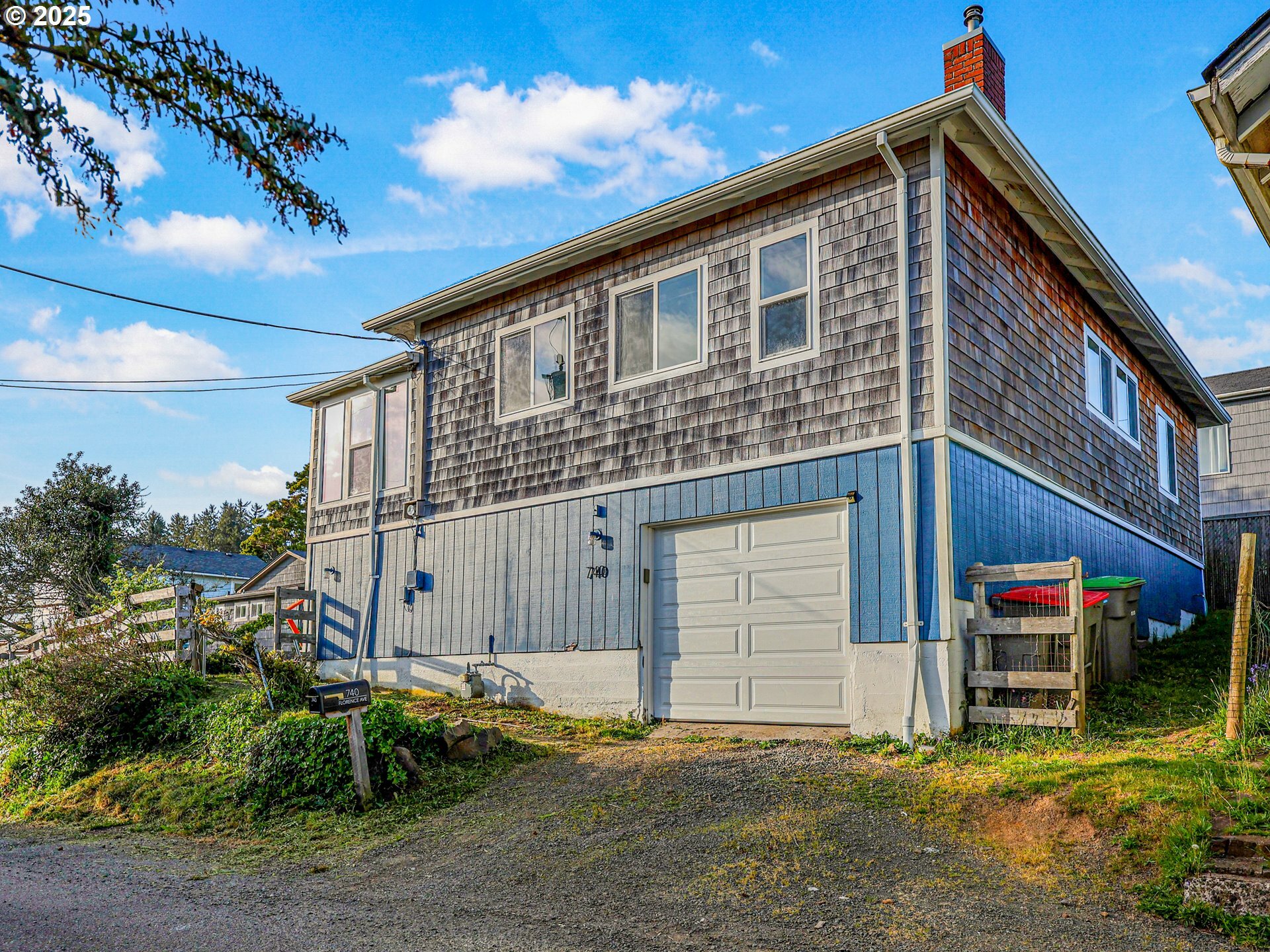 Property Photo: 740 Florence Ave OR 97103