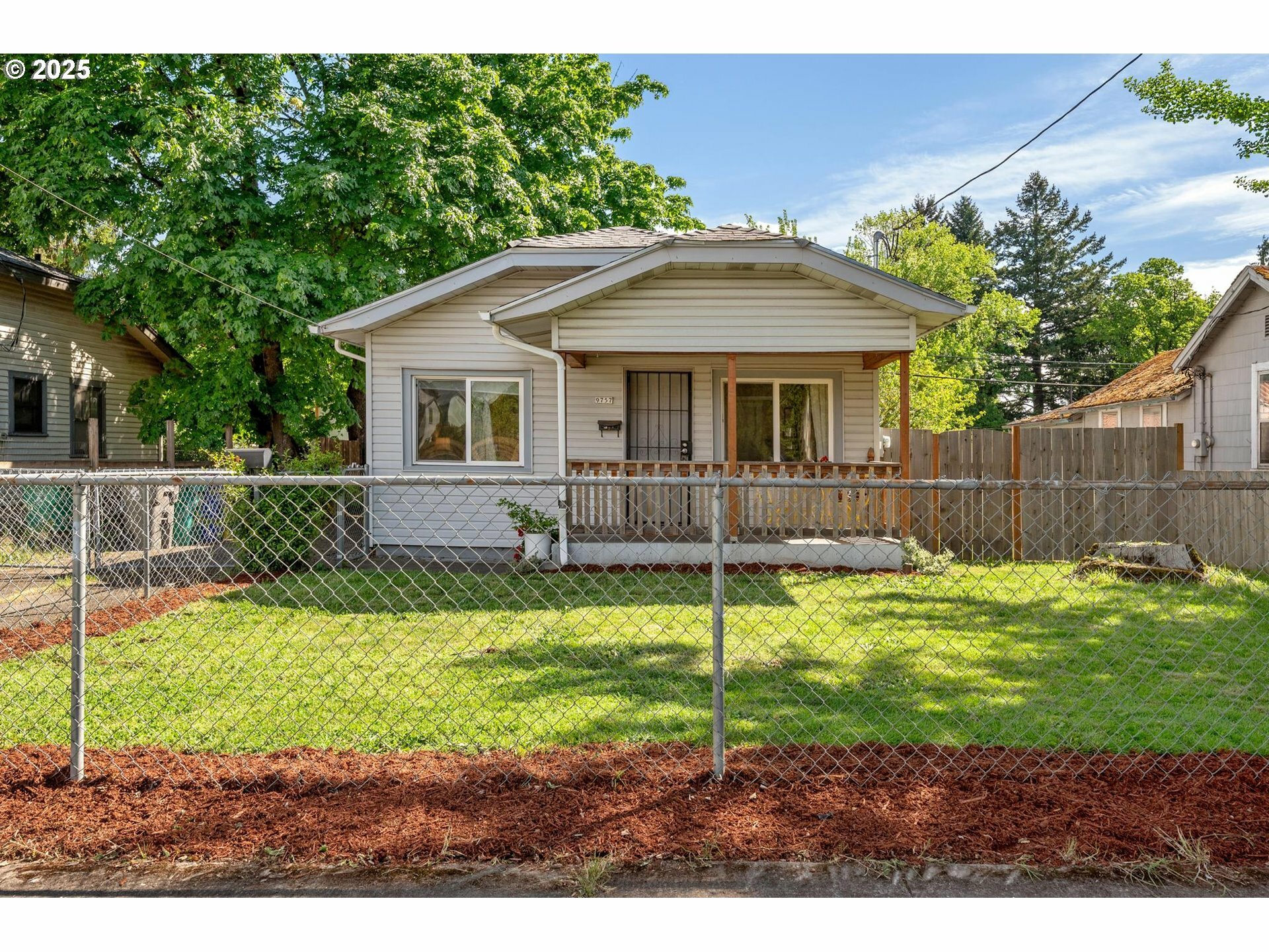 9757 N Lombard St  Portland OR 97203 photo