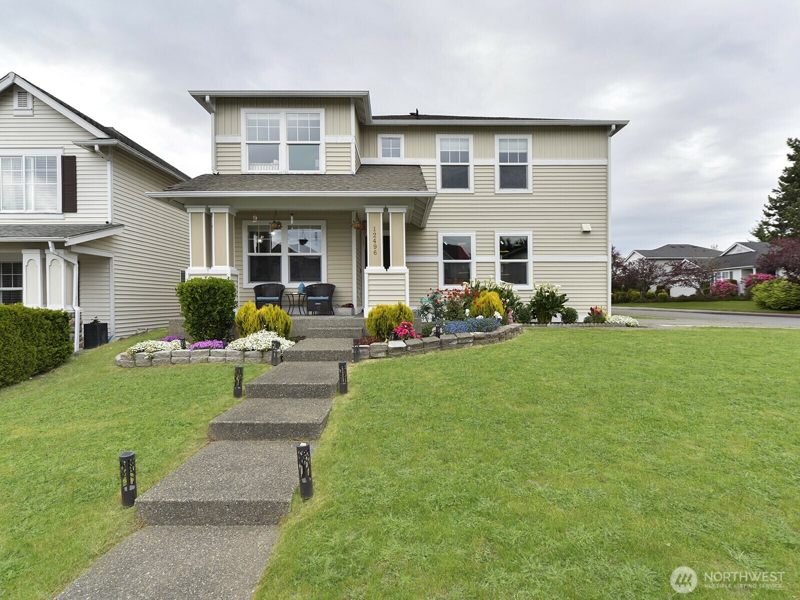 Property Photo: 12496 SE 299th Place WA 98092