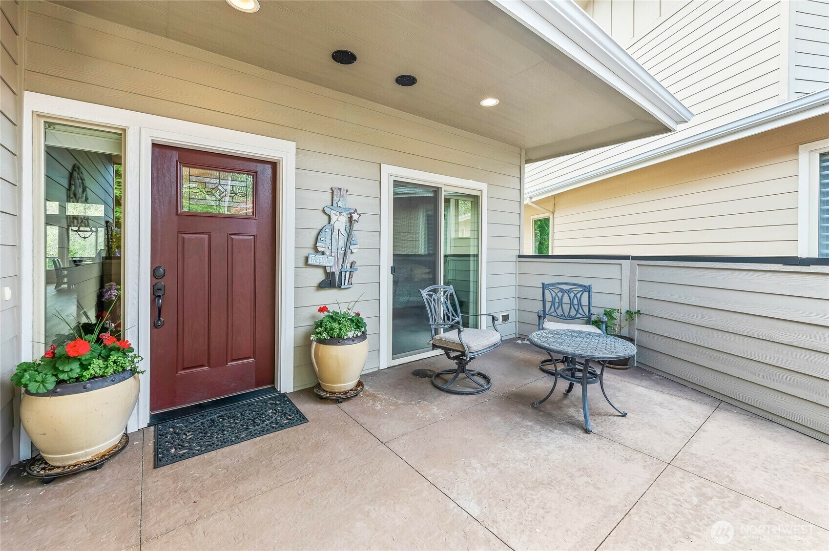 Property Photo: 411 19th Street NE 9 WA 98802