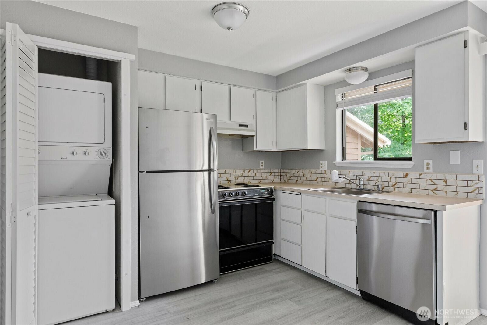 Property Photo: 1201 SW Harrier Circle 202 WA 98277