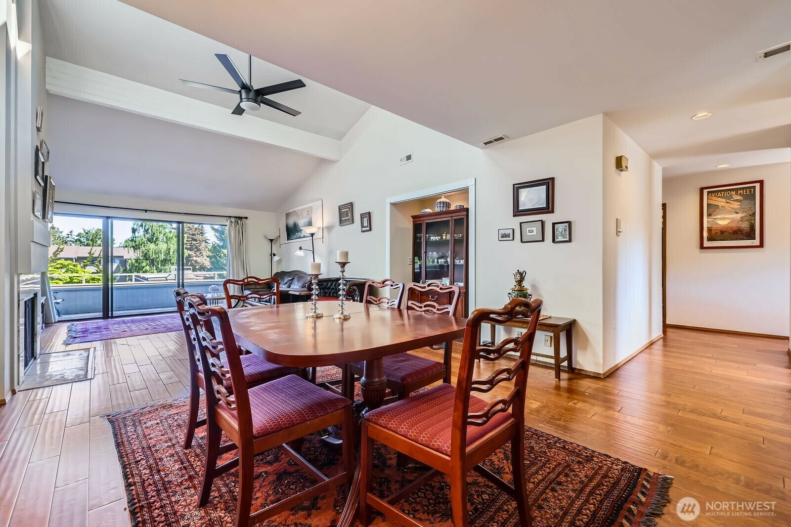 Property Photo: 5884 NE Parkpoint Place WA 98115